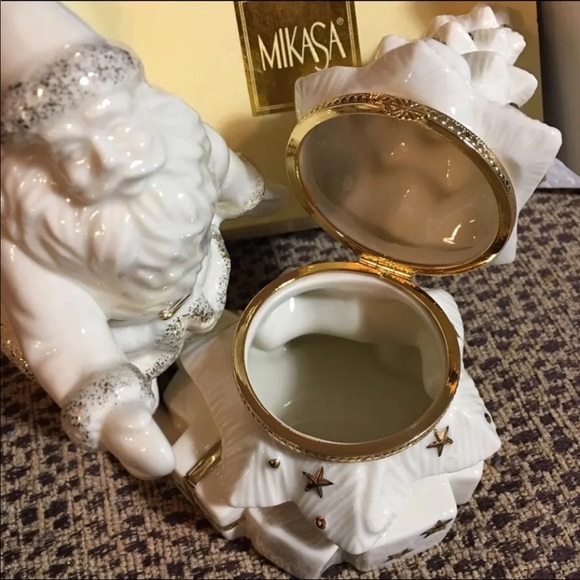 Mikasa Santa & Tree Jewelry Box - Picture 2 of 6
